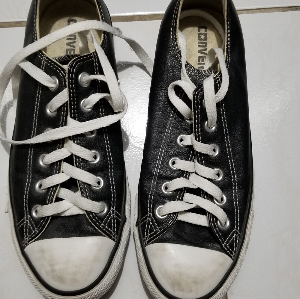 Black leather Converse Woman size 9